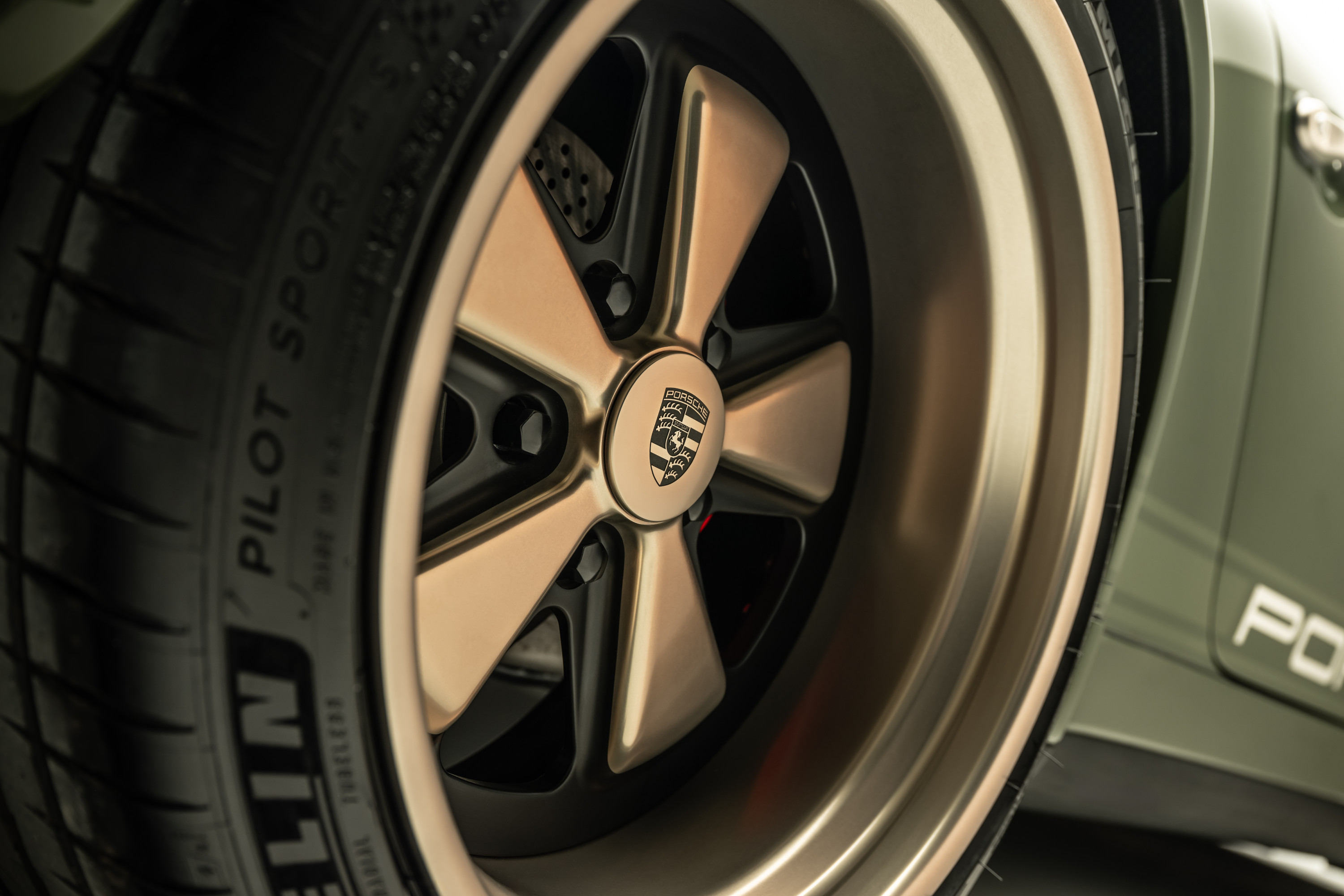 Porsche 911 by Theon Design exterior details