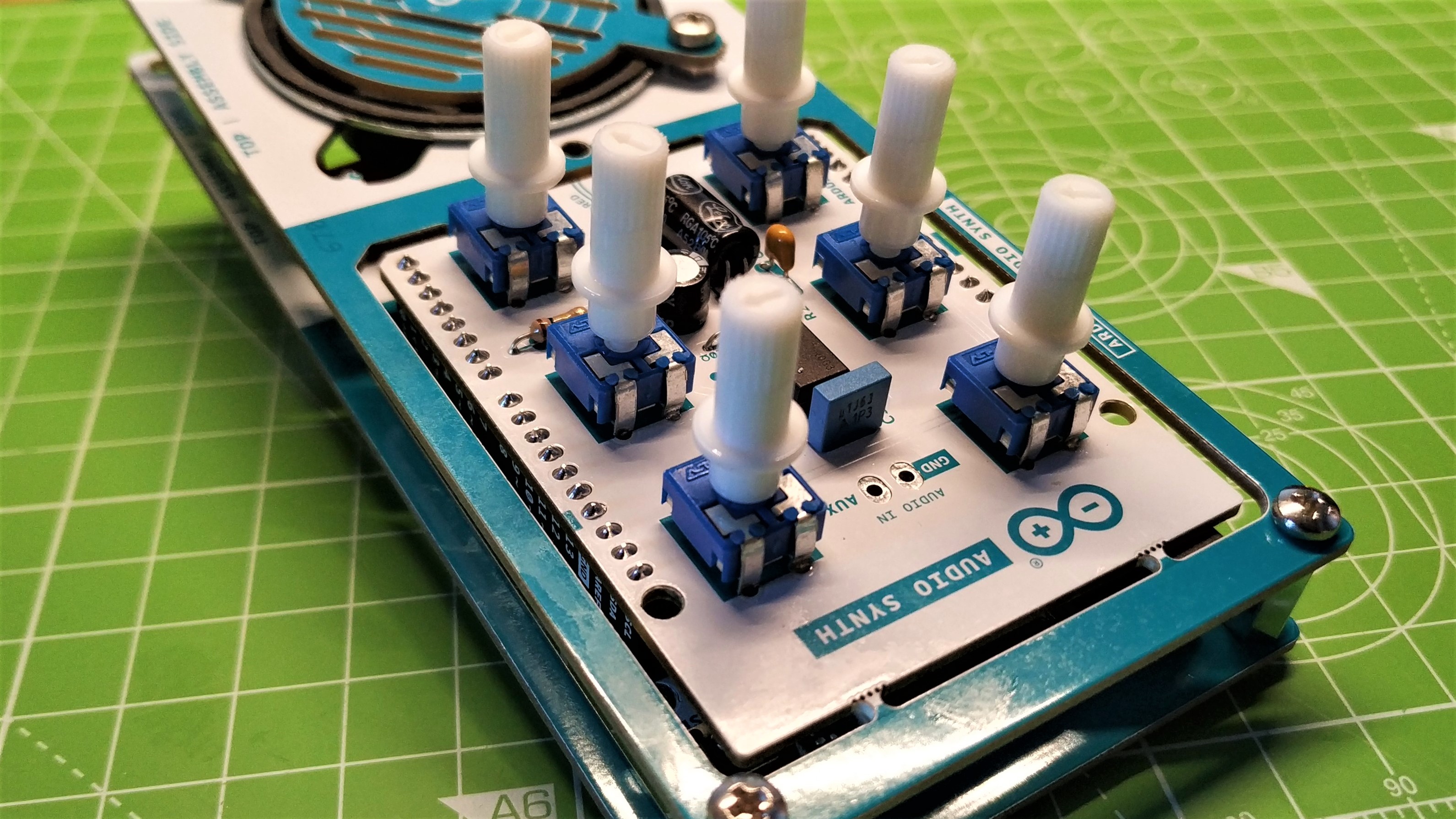 Build an Uno Kit with Arduino