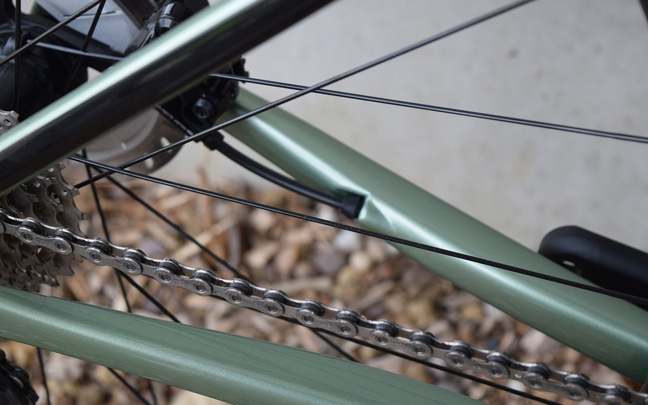 The rear disc brake hose is also well considered