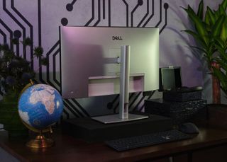 Image of the Dell UltraSharp 27 4K Thunderbolt Hub Monitor (U2725QE).