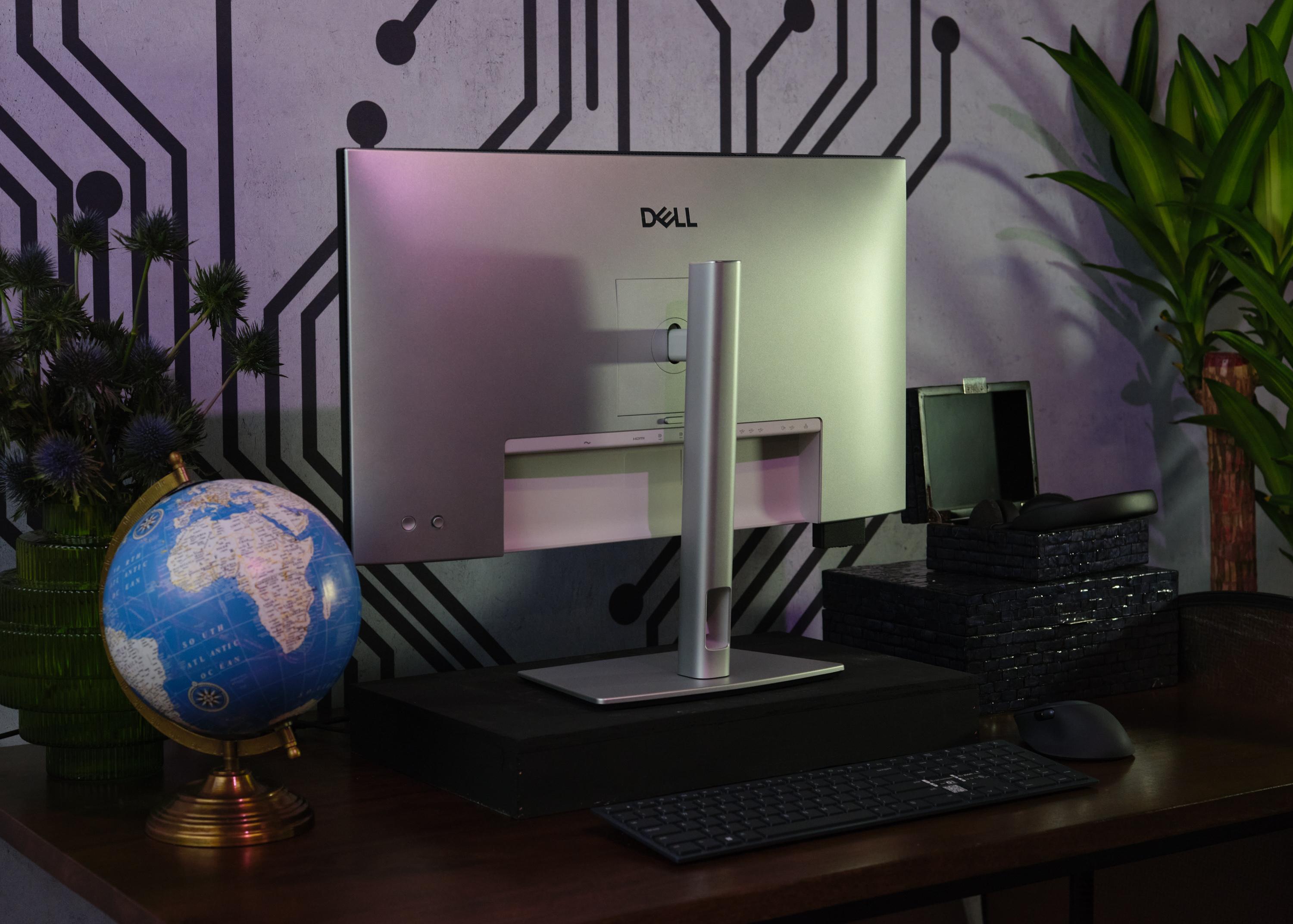 Image of the Dell UltraSharp 27 4K Thunderbolt Hub Monitor (U2725QE).