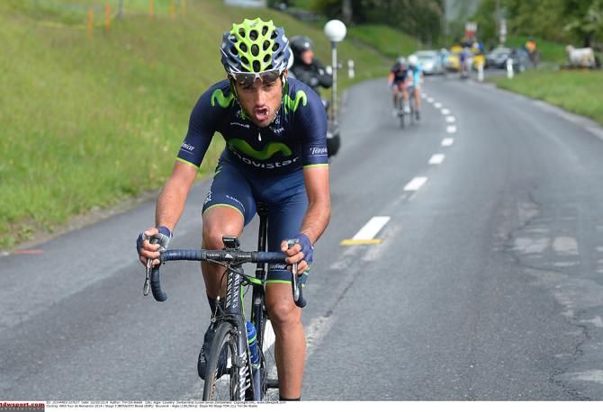 Be&ntilde;at Intxausti (Movistar) goes on the attack