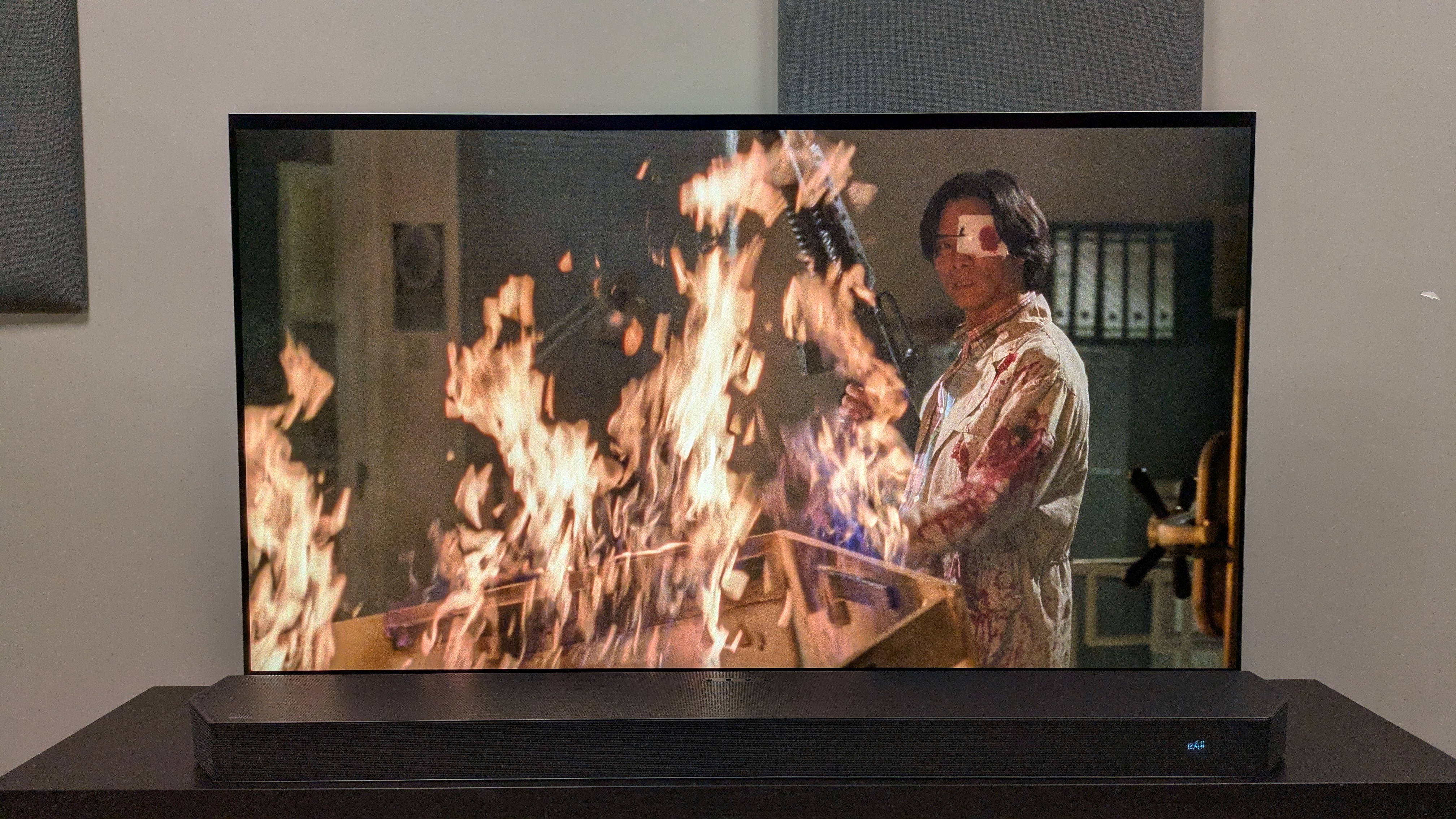 Hard Boiled 4K Blu-ray en LG G6, Mad Dog tras la hoguera