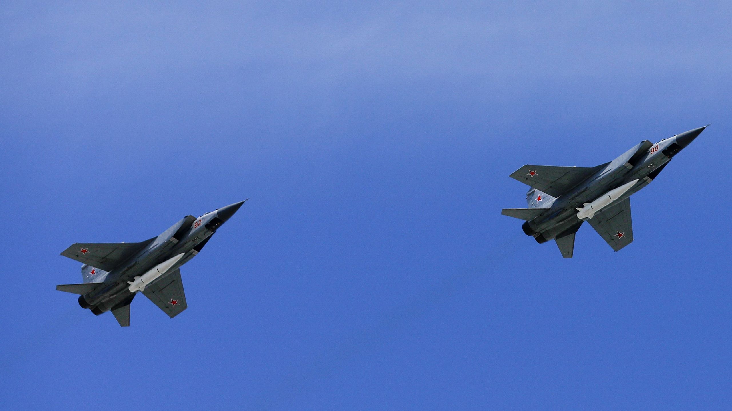 Russia strikes Ukraine with new hypersonic missiles: Here's how they ...