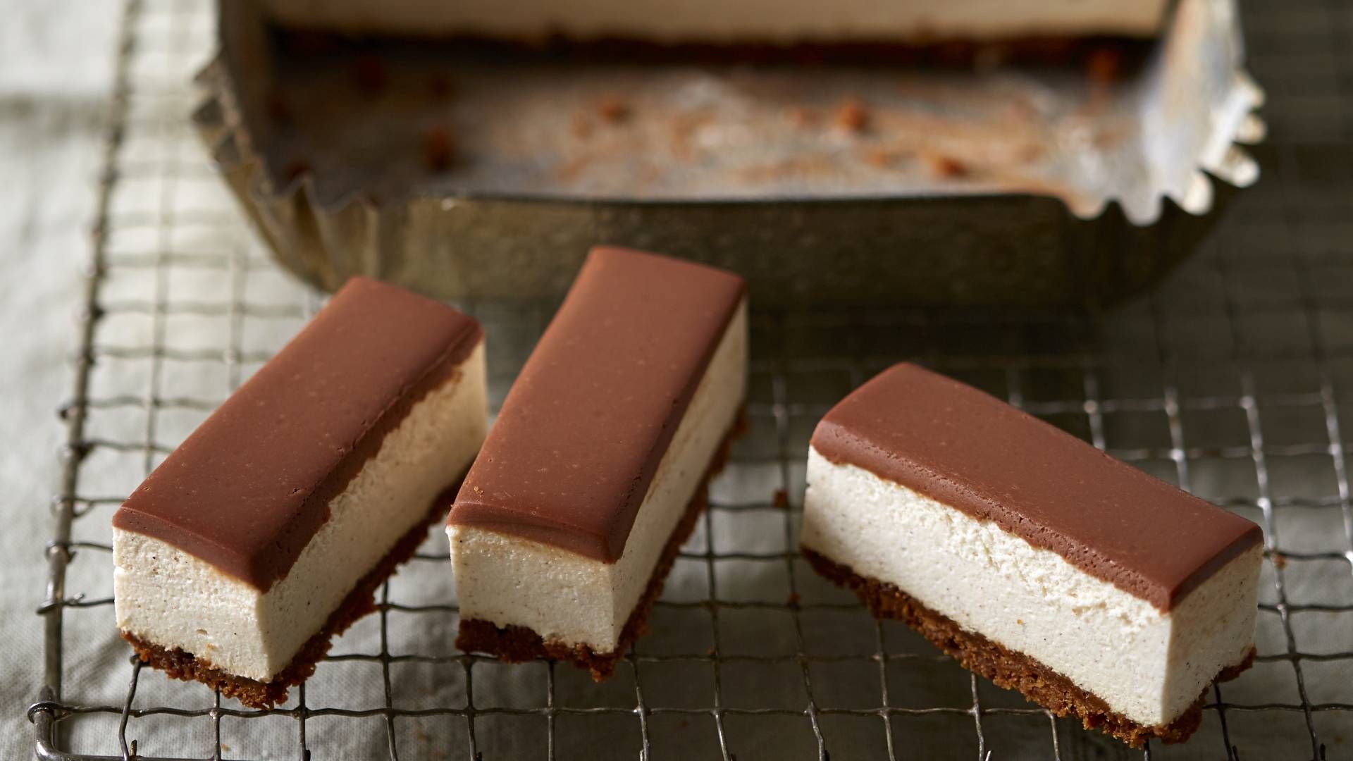 Chai latte cheesecake bars recipe