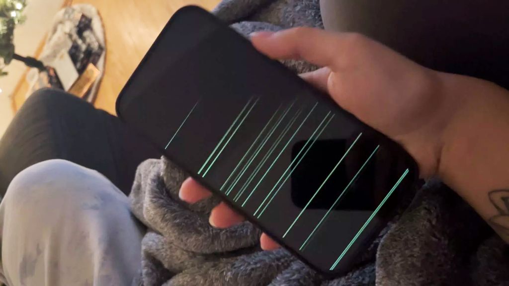 iphone 14 pro max display problem after update