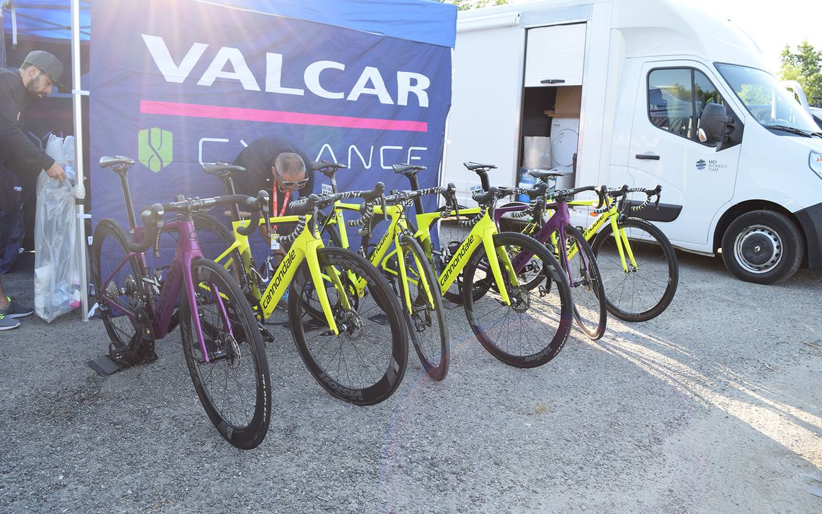 The Valcar Cylance team raced on a mix of Cannondale SystemSix and old SuperSix Evo models
