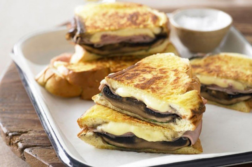 28-easy-ways-to-pimp-your-cheese-on-toast-29-1556688412-y7i7-column-width-inline
