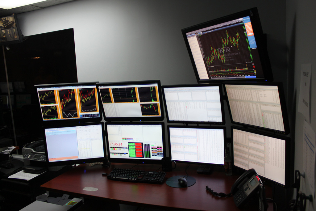 Bloomberg System Failure Leads To Postponed Pound 3 Billion