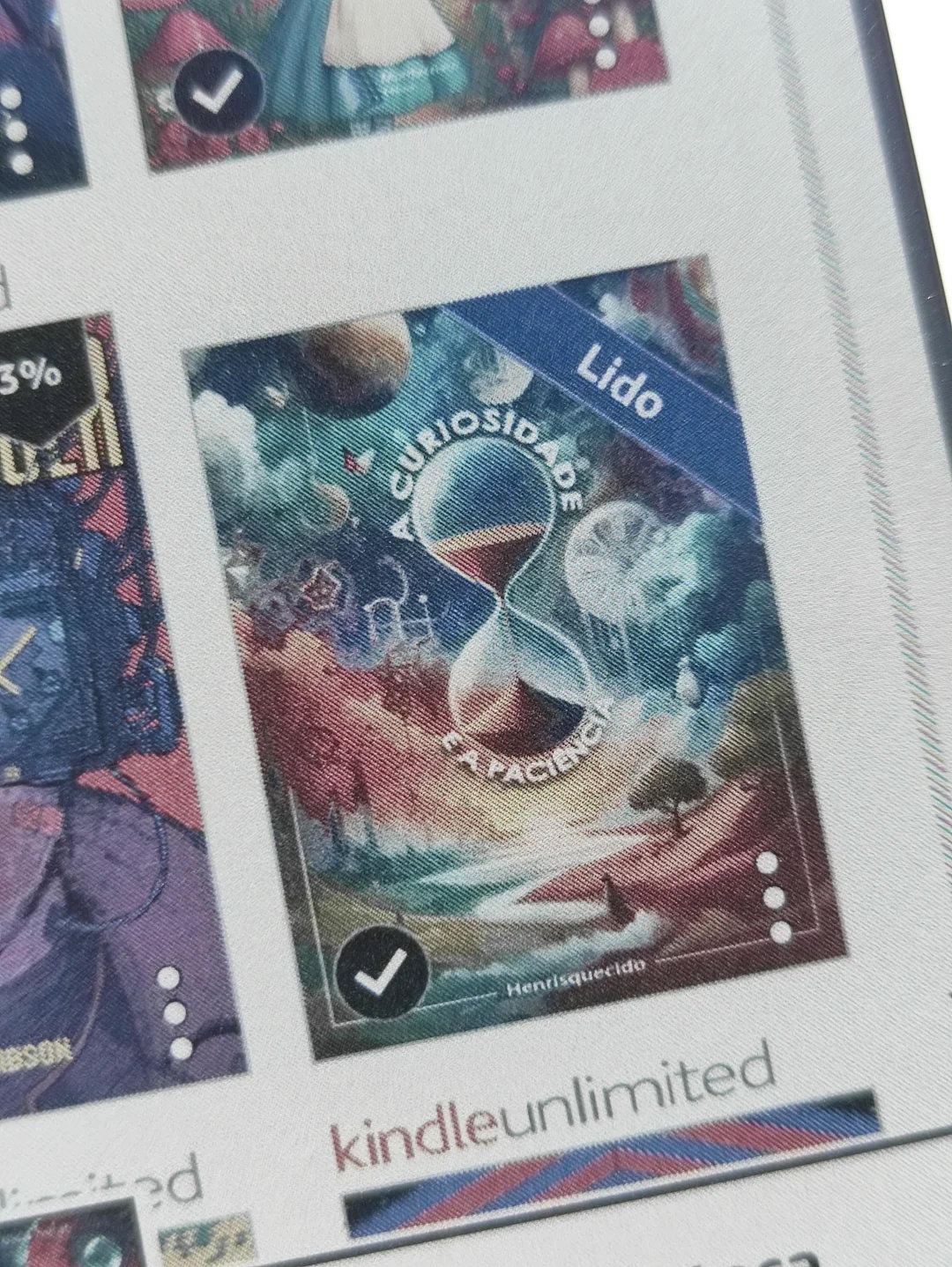 Leaked images of an Amazon ereader supposedly called the Kindle Petit Color showing colors on the display