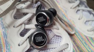 the jbl reflect flow pro running earbuds