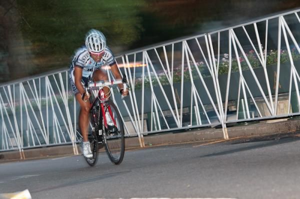 Carmen Small (TIBCO) launches an attack with one lap to go