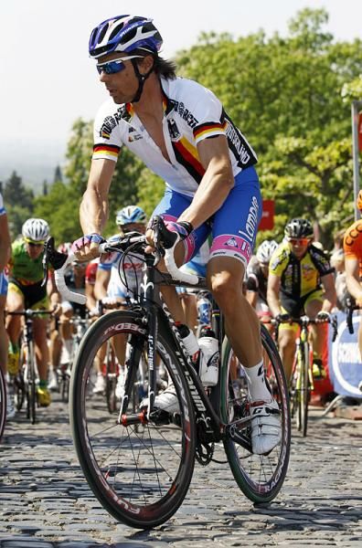 Several German pros rode the Rund um K&ouml;ln in German National Team kit, including Danilo Hondo.