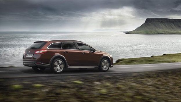 Peugeot 508 RXH side view