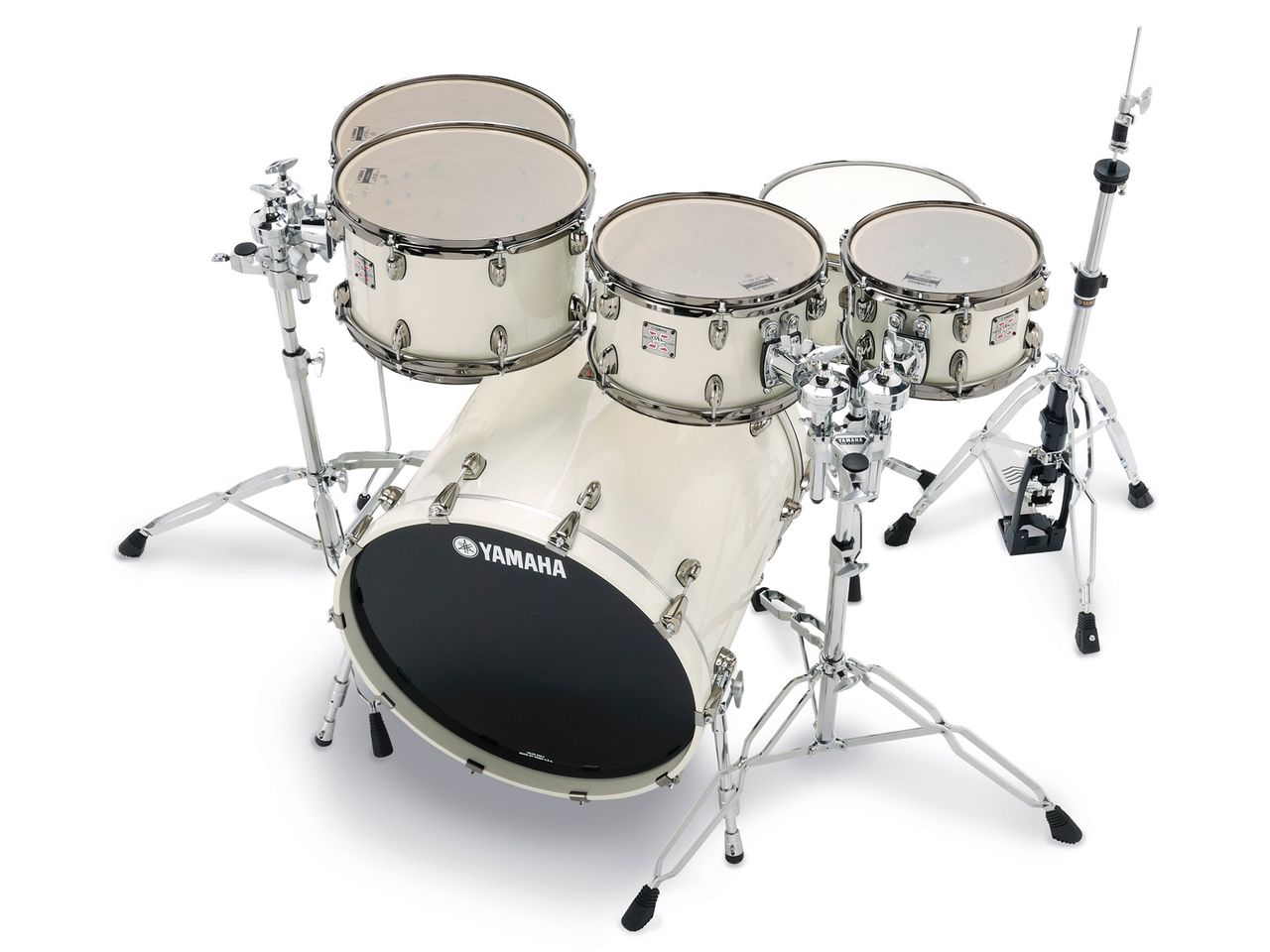 The kit is augmented by a matching 14"x7" oak-shelled snare drum from Yamaha's recently launched Loud series
