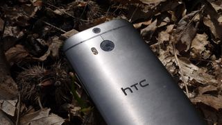 HTC hints at smartphone with optical zoom camera within 18 months