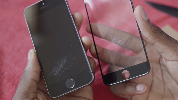 iPhone 6 Sapphire display flunks sandpaper test, isn&#039;t scratchproof after all