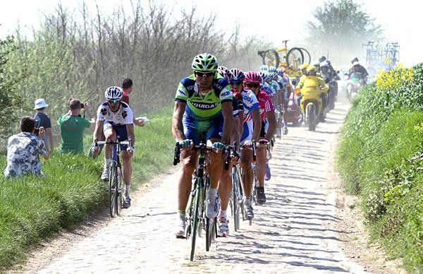 The escapees attack the cobbles.