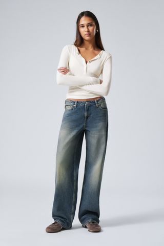 Ample Low Rise Loose Wide Leg Jeans