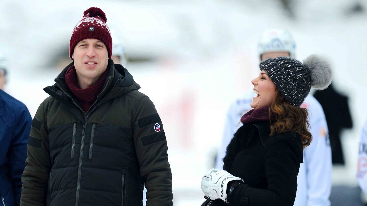 Knit cap, People, Snow, Winter, Beanie, Fun, Freezing, Human, Outerwear, Headgear, 