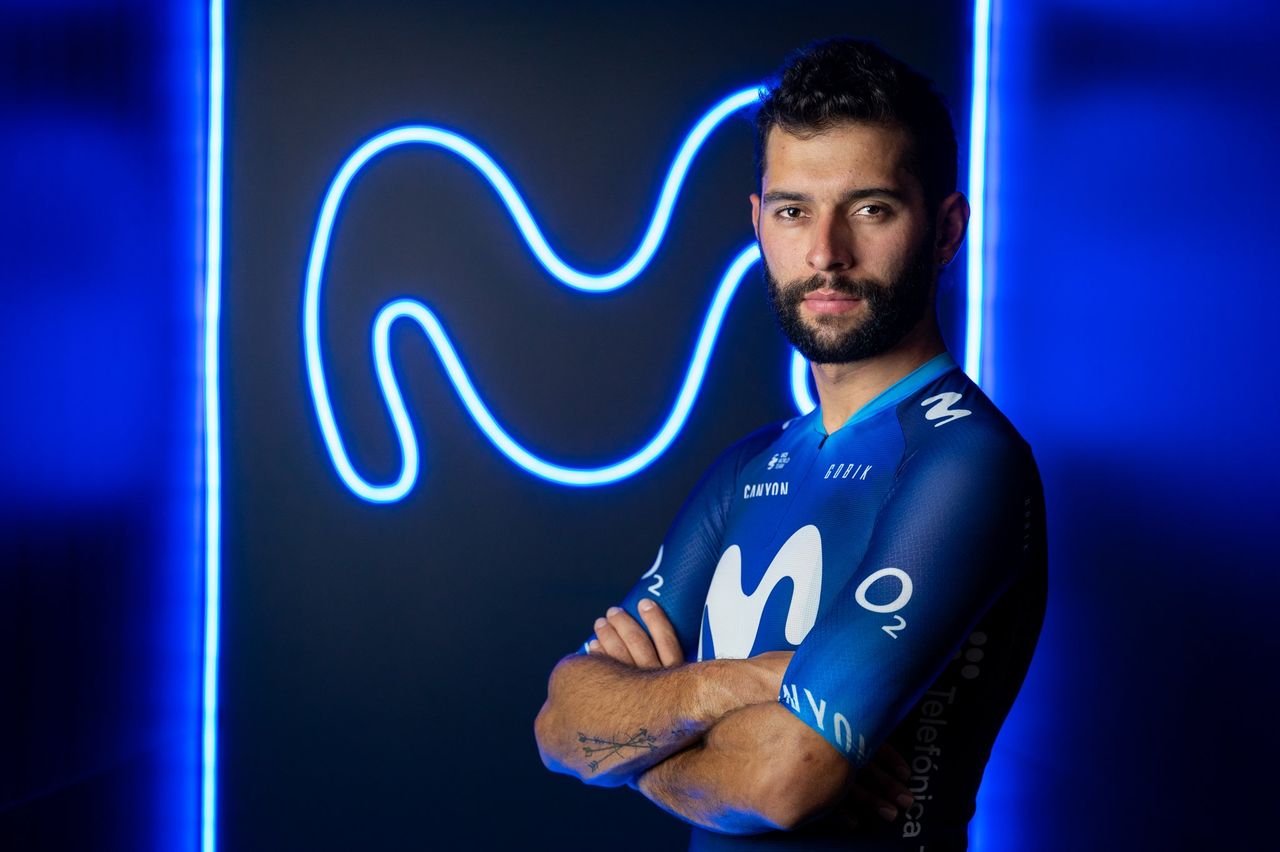 Fernando Gaviria shows off the 2023 Movistar racing kit