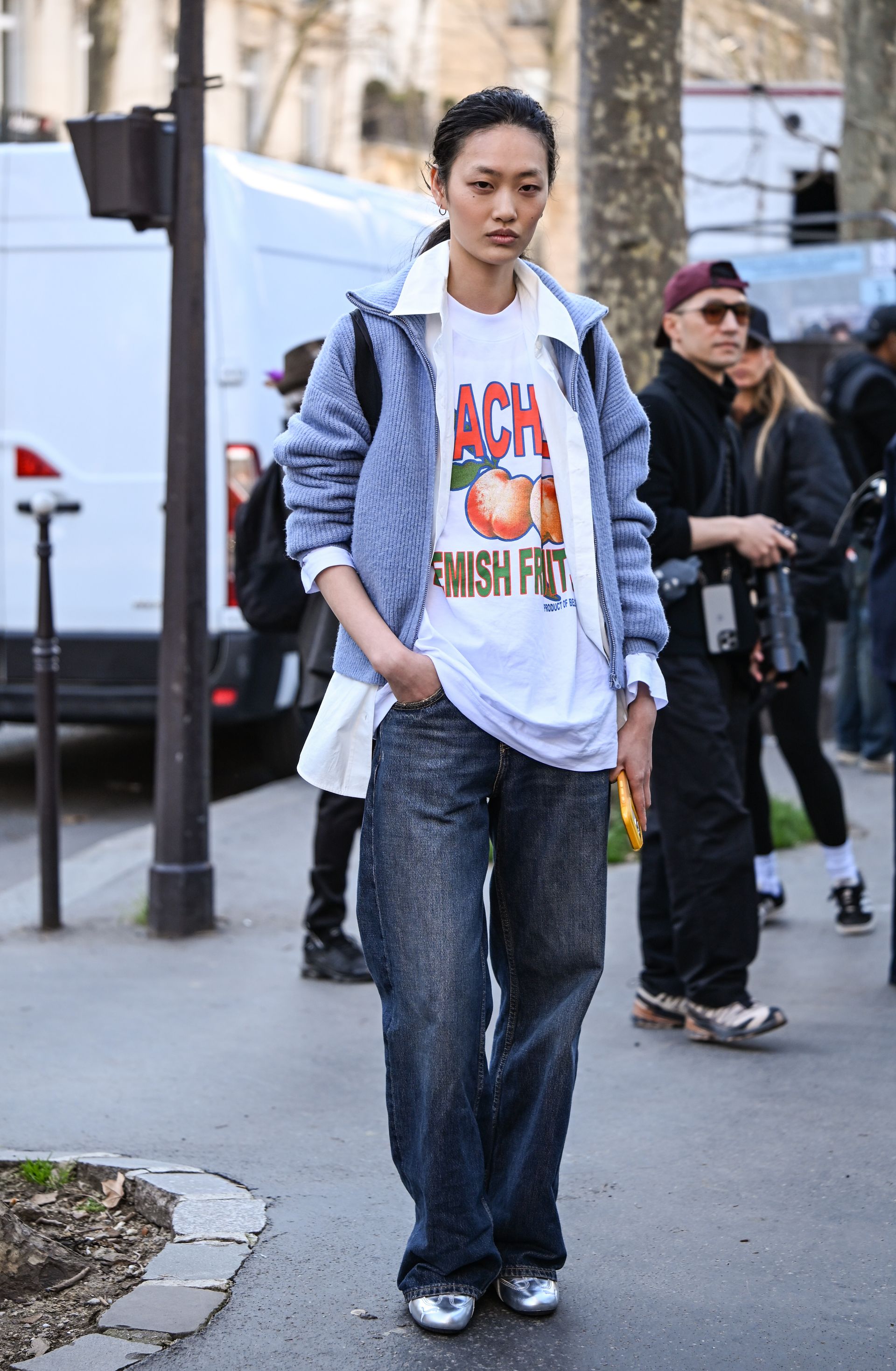 graphic tshirt street style