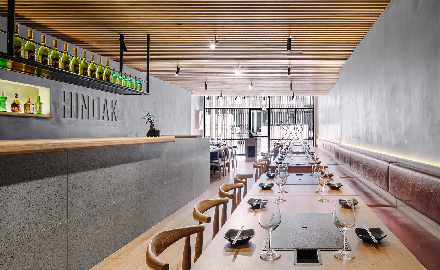 An overview of the table in the Hinoak restaurant