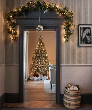 Christmas hallway ideas