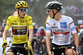 Tour de France 2022 - 109th Edition - 12th stage Briancon - L'Alpe d'Huez 166 km - 14/07/2022 - Jonas Vingegaard (DEN - Team Jumbo - Visma) - Tadej Pogacar (SLO - UAE Team Emirates) - photo Nico Vereecken/PN/SprintCyclingAgencyÂ©2022