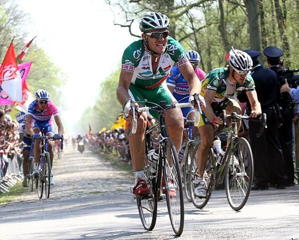 Thor Hushovd (Credit Agricole) had a technical problem in Arenberg.
