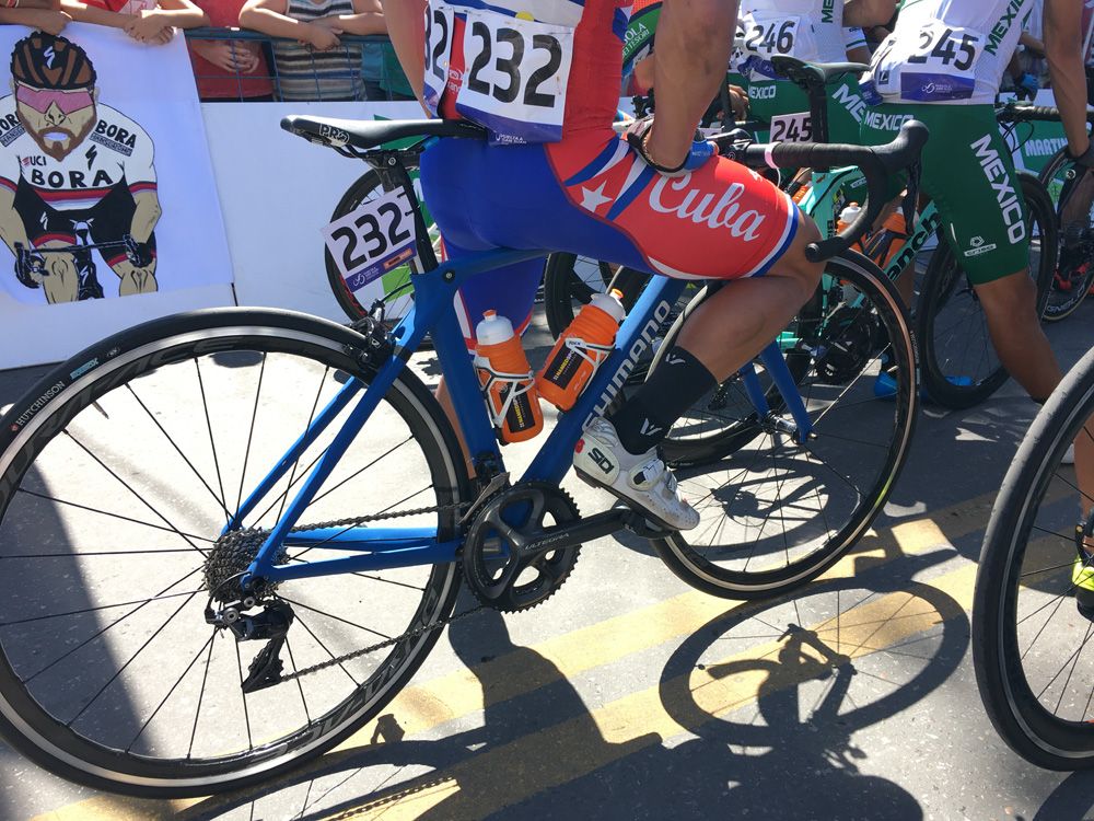 Felix Nodarse of Cuba had to use a Shimano frame provided by the neutral service