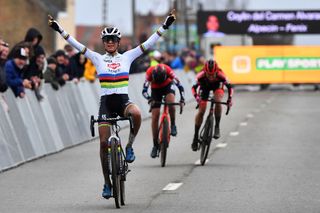 Alvarado recovers from last-lap crash to win GP Leuven