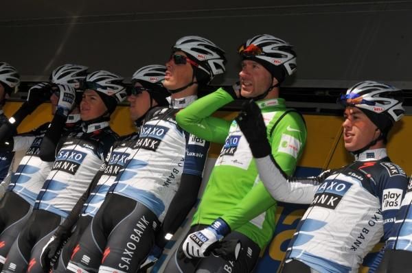 Team Saxo Bank sign in