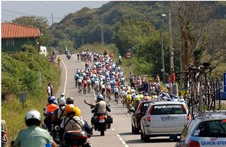 The peloton heads to the Castilla region.