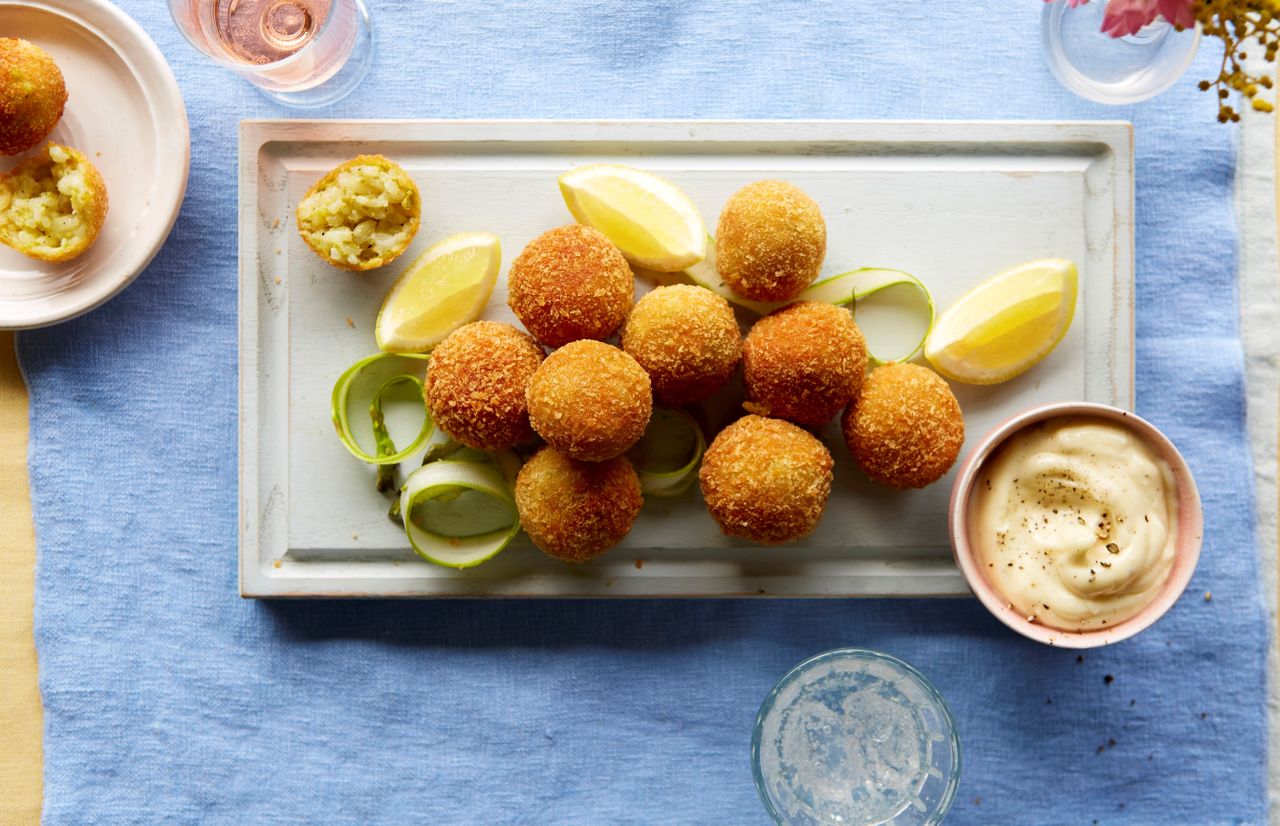 Arancini rice balls with aioli