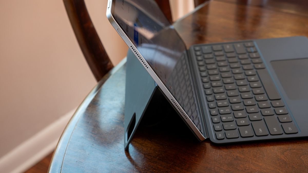 The Honor MagicPad 3 in its included keyboard case