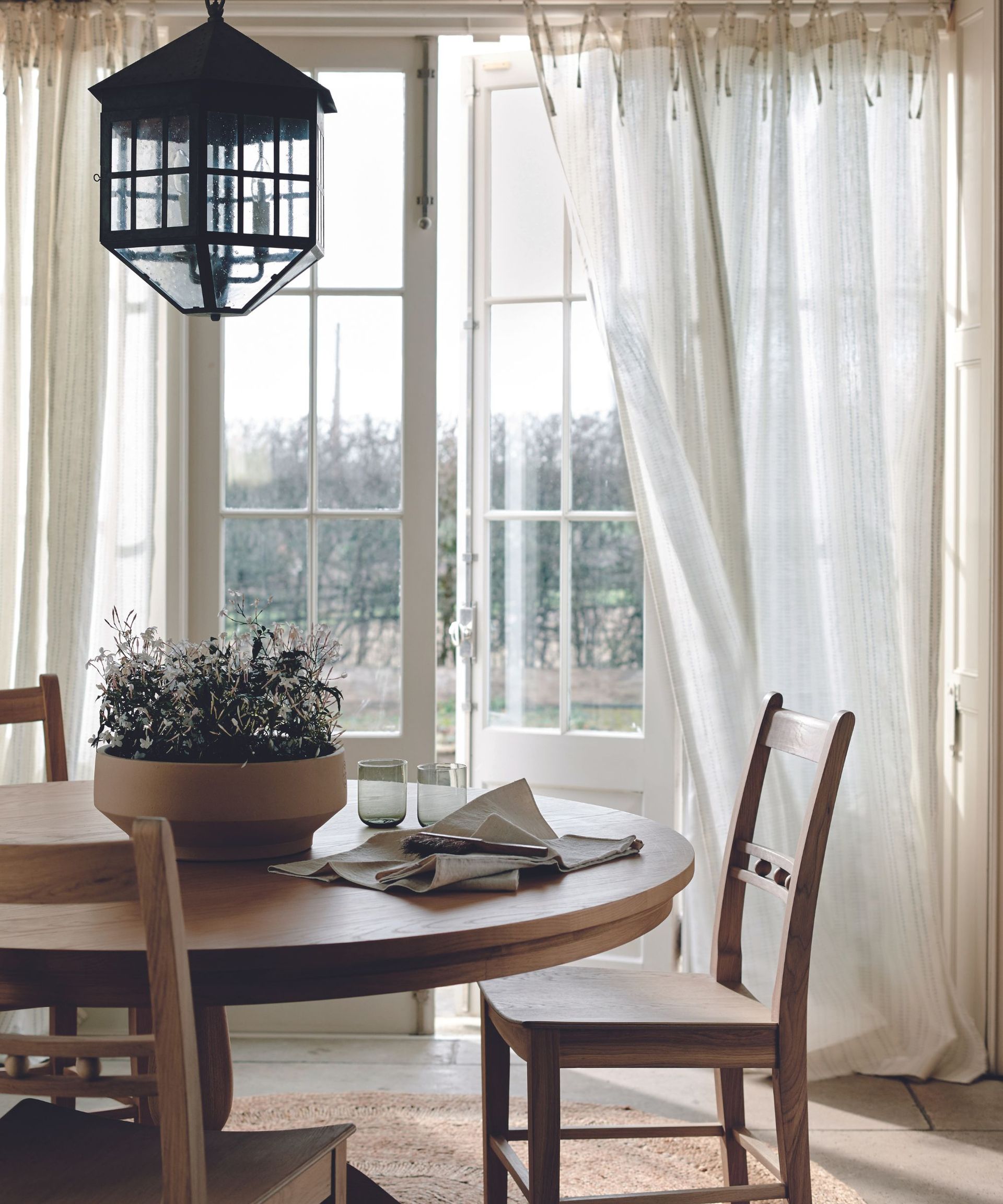 When should you use a round rug? Designers weigh in