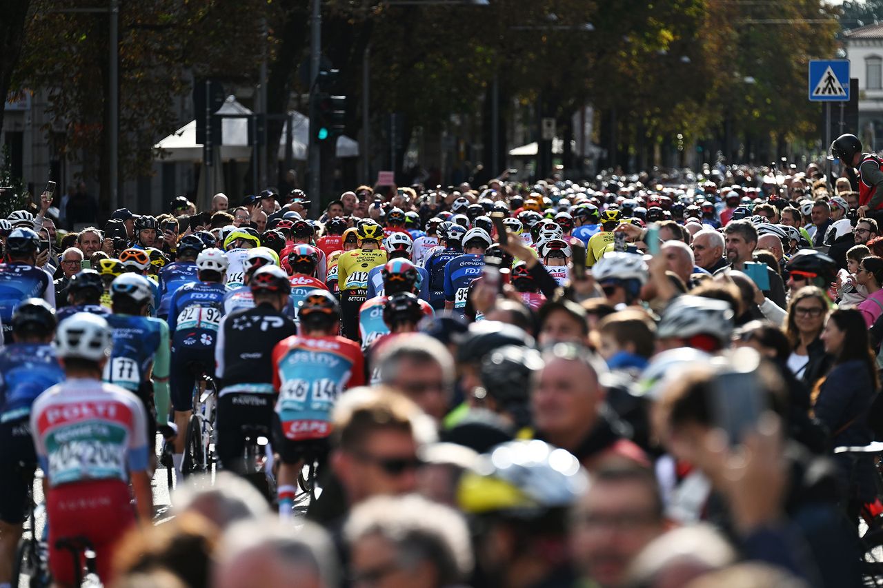 The peloton at Il Lombardia 2024
