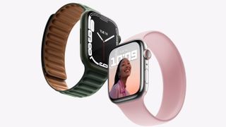 To Apple Watch 7. Et med sort rem og et med pink rem