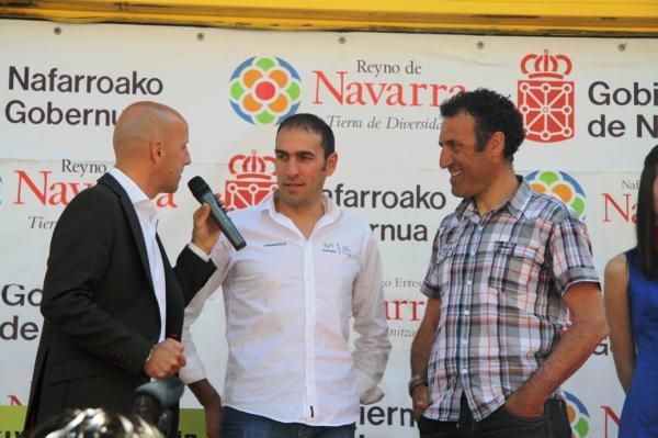 Former riders Arrieta and Txente Garcia Acosta
