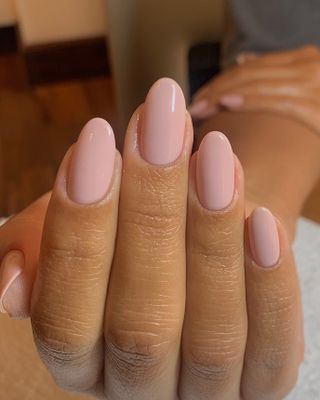 @raelondonnails baby pink manicure