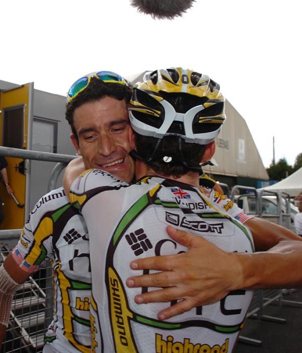 George Hincapie gets a big hug from Cavendish after the win on stage 19