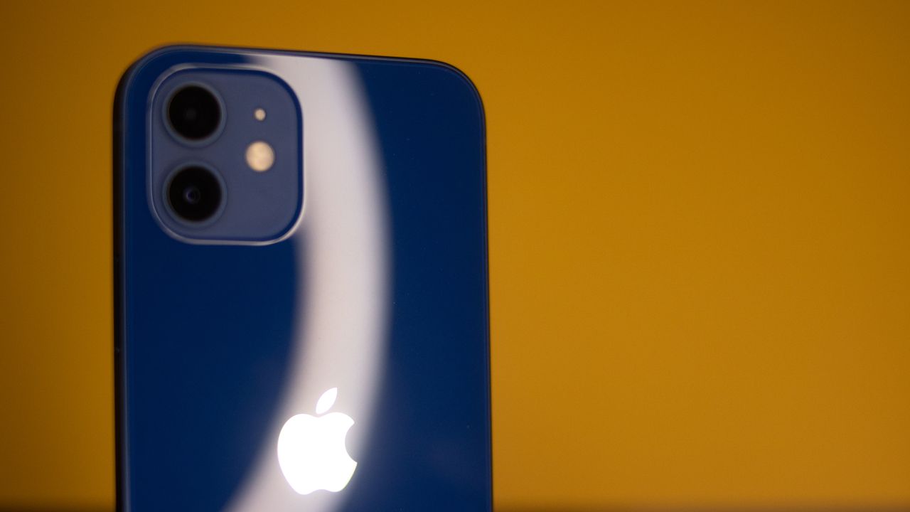 Apple iPhone 12