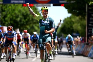 2025 Tour Down Under stage 1: Sam Welsford celebrates victory on stage 1