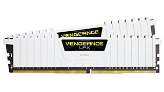 Deux RAM Corsair Vengeance LPX de face sur fond blanc