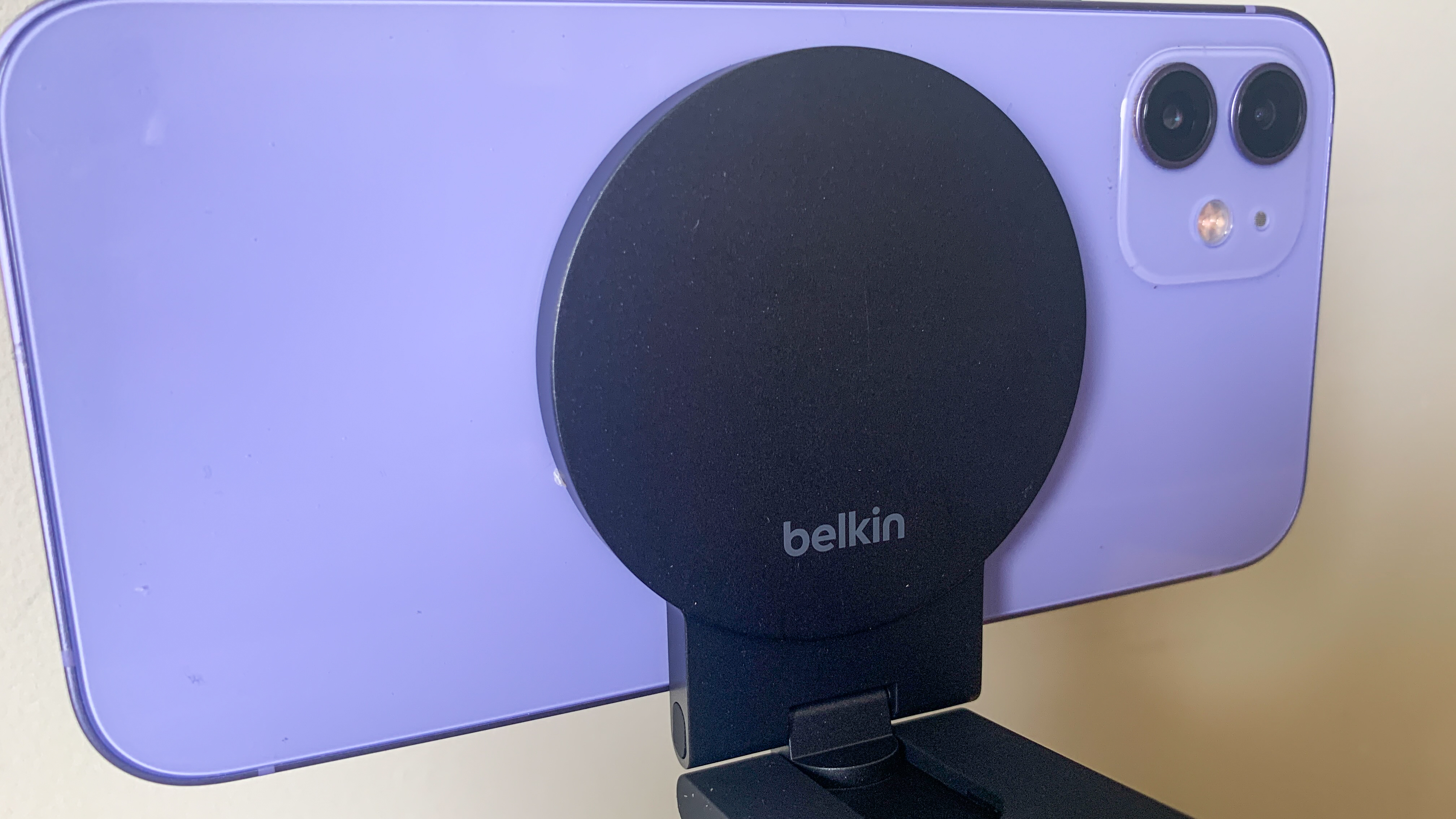 DCW_Belkin iPhone MagSafe Continuity Camera Mount