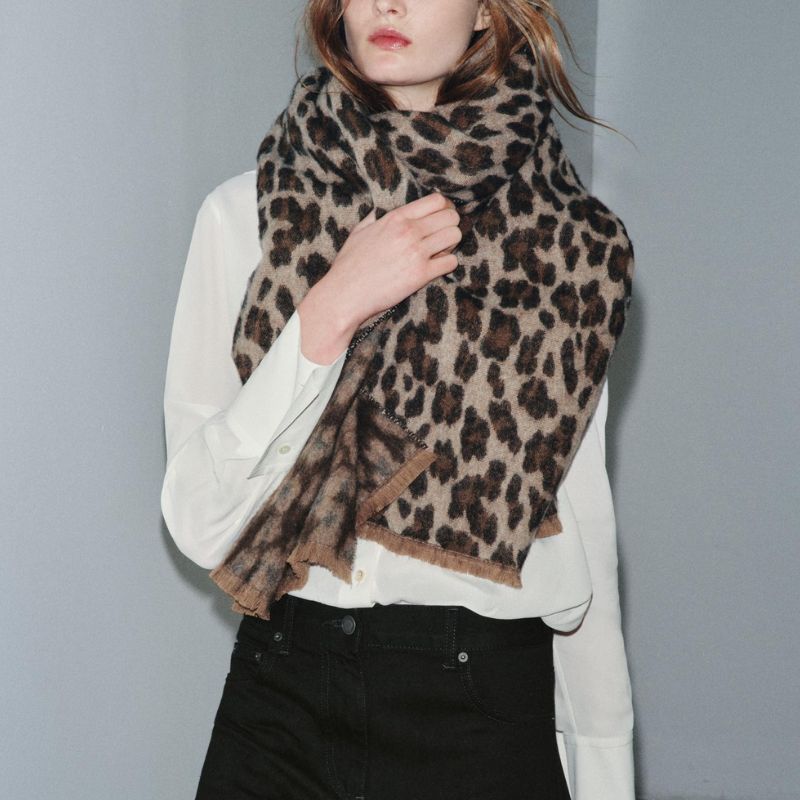 JACQUARD ANIMAL PRINT SCARF on model