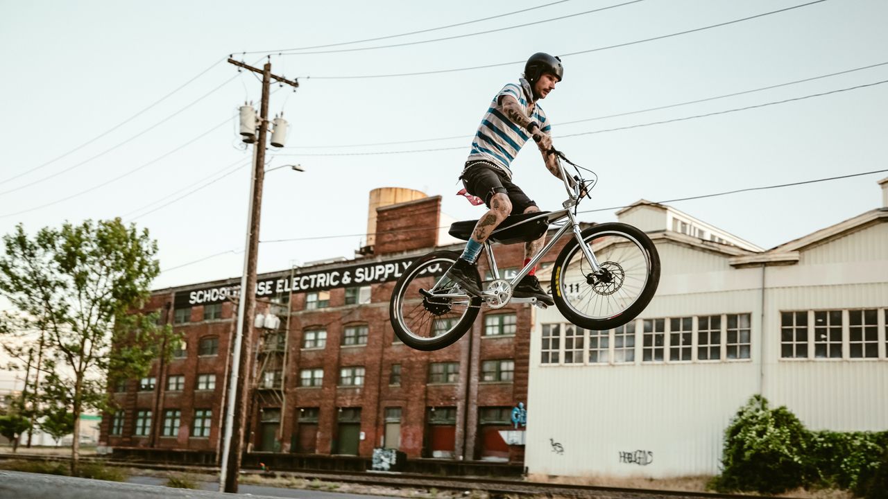 Zooz ebike in flight