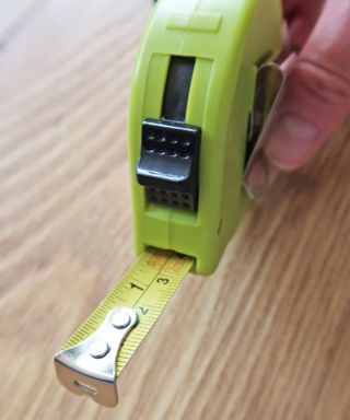 Using and reading a measuring tape correctly