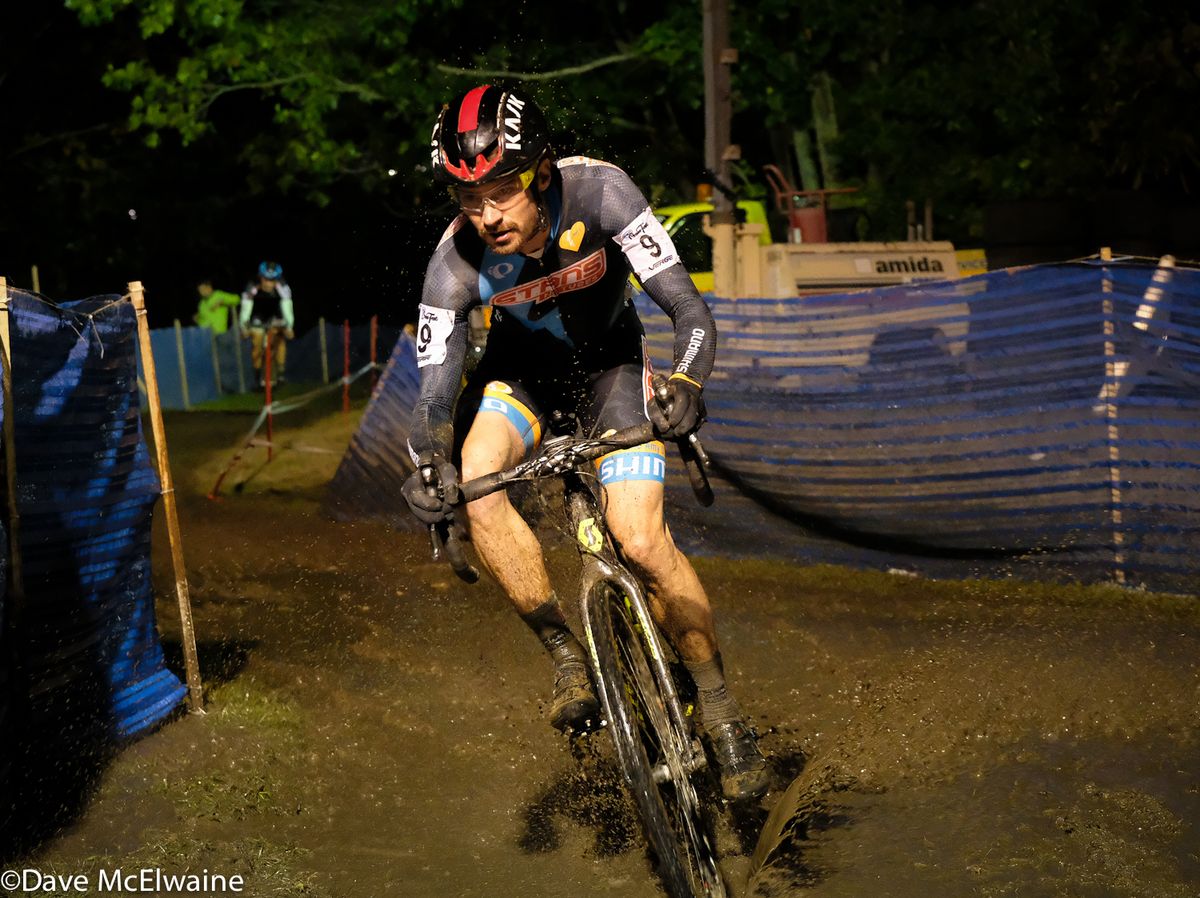 Dan Timmerman (Stan&rsquo;s NoTubes) chasing the leaders after crashing earlier